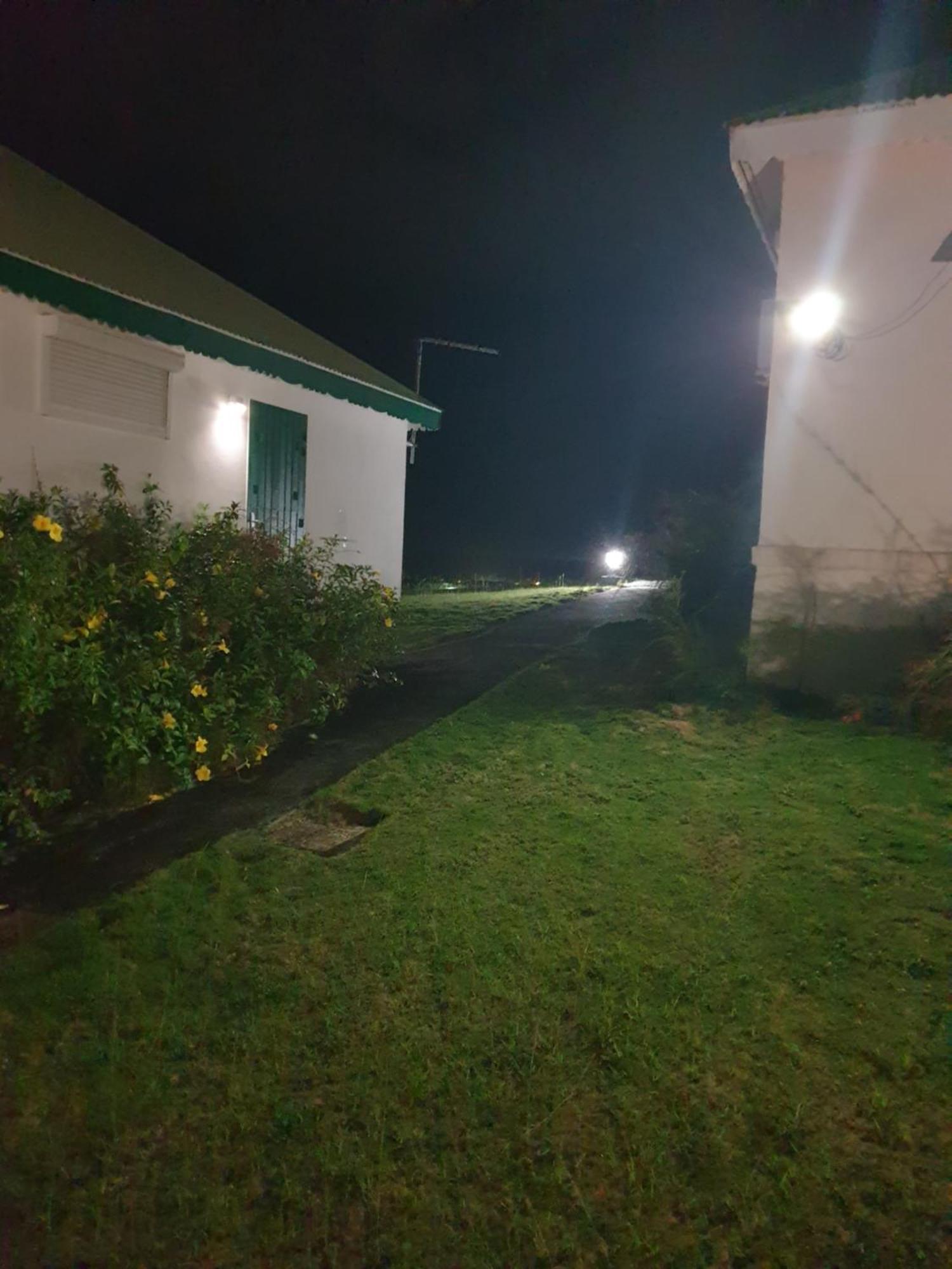 Les Gîtes Les Hauts de Montmain Sainte-Anne  Extérieur photo